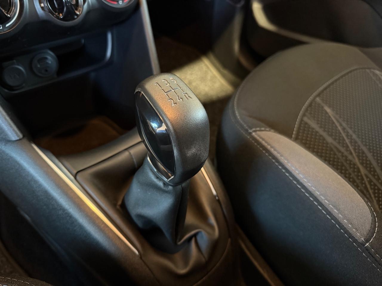 Peugeot 208 1.4 HDi 68 CV 5 porte Active UNICOPROP CINGHIA FATTA