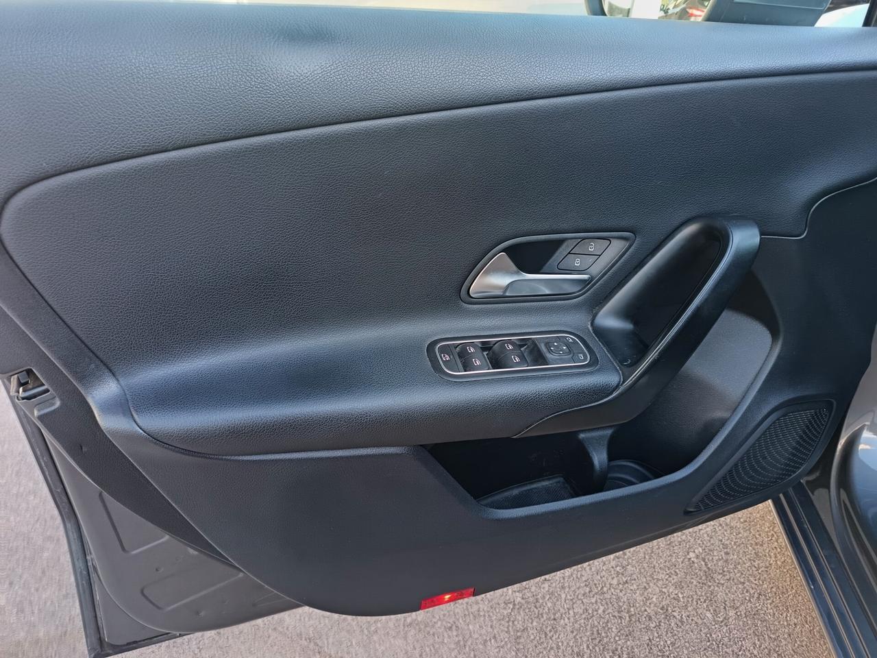 Mercedes-benz A 200 d Automatic Premium