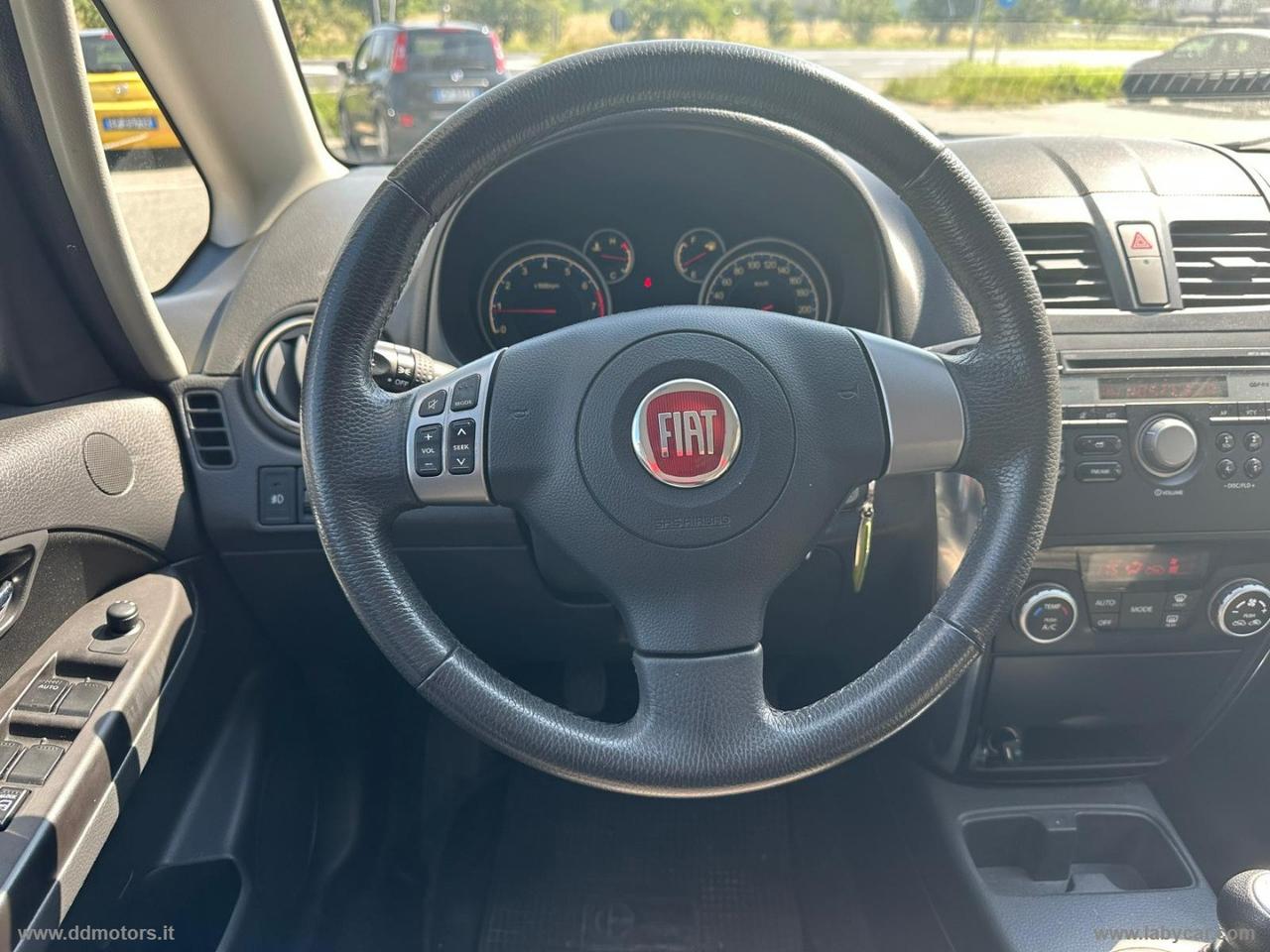FIAT Sedici 1.6 4x4 Dynamic 4X4