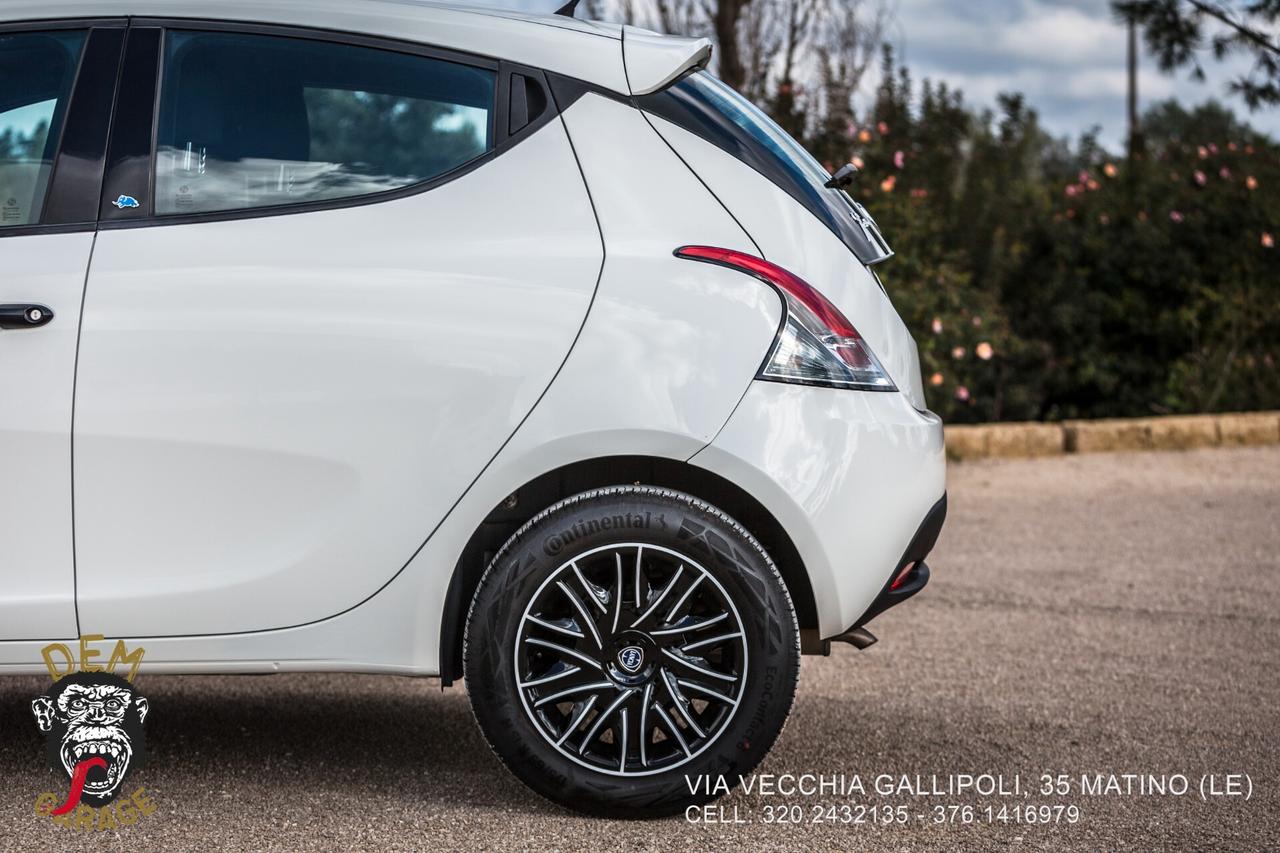 Lancia Ypsilon 1.2 69 CV 5 porte Elefantino Blu