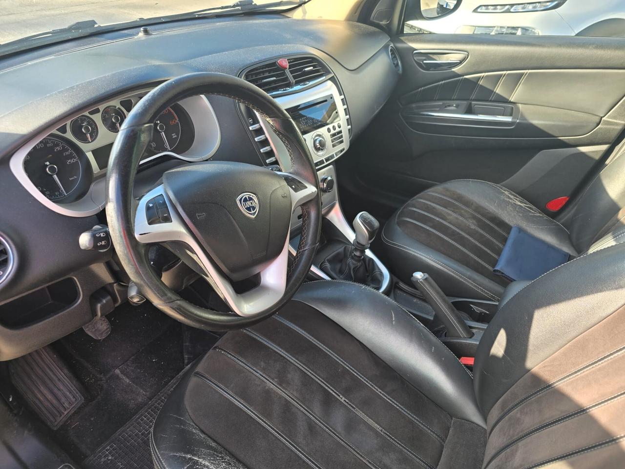 Lancia Delta 1.6 MJT DPF Silver