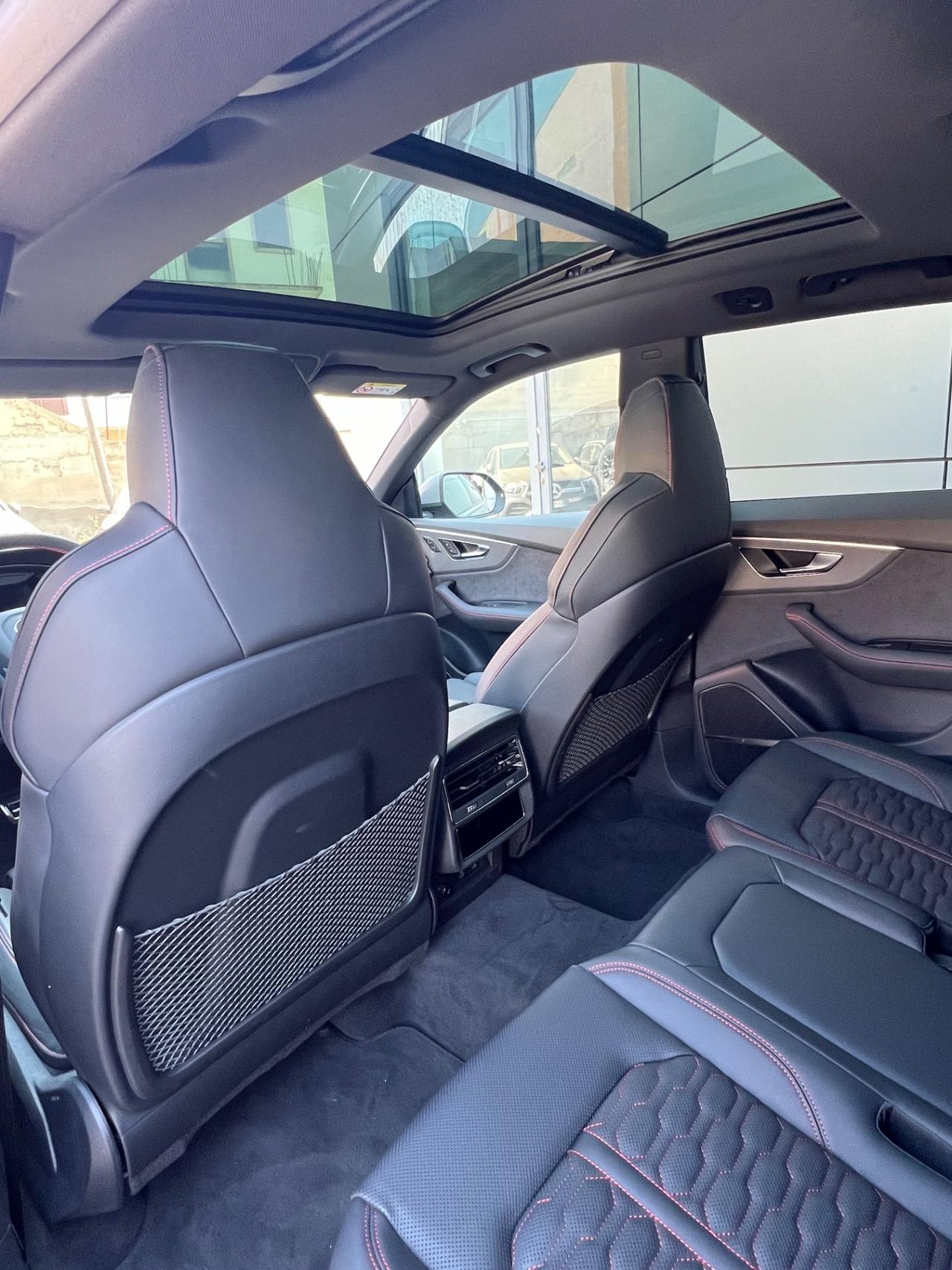 Audi RS Q8 performance possibilità noleggio no scoring