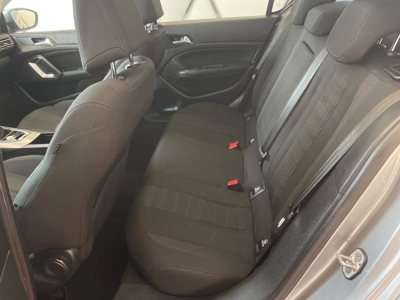 Peugeot 308 BlueHDi 120 S&S EAT6 Allure