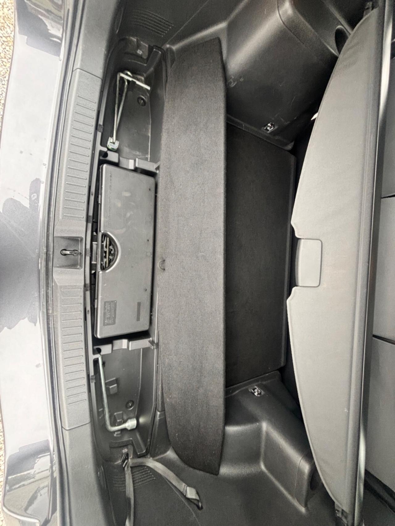 Toyota Corolla Verso 2.2 16V D-4D D-Cat