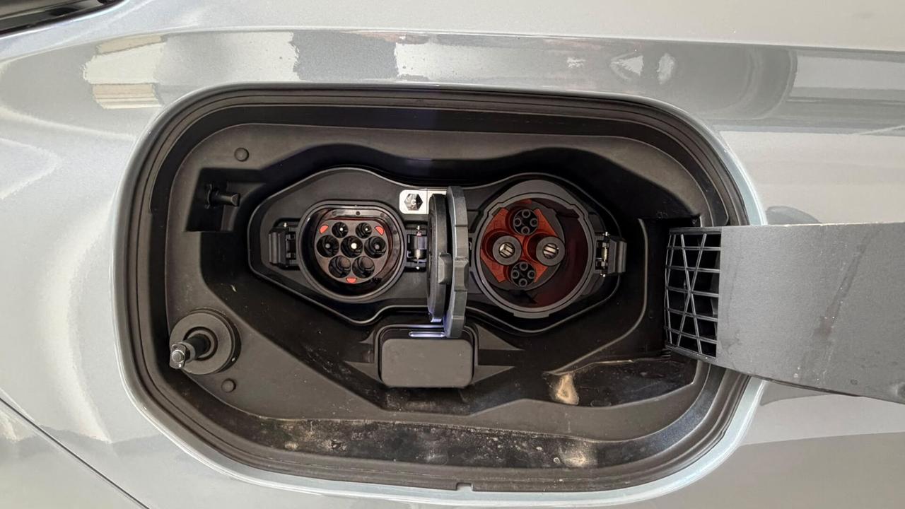 Mitsubishi Outlander 2.4L PHEV INTENSE AT