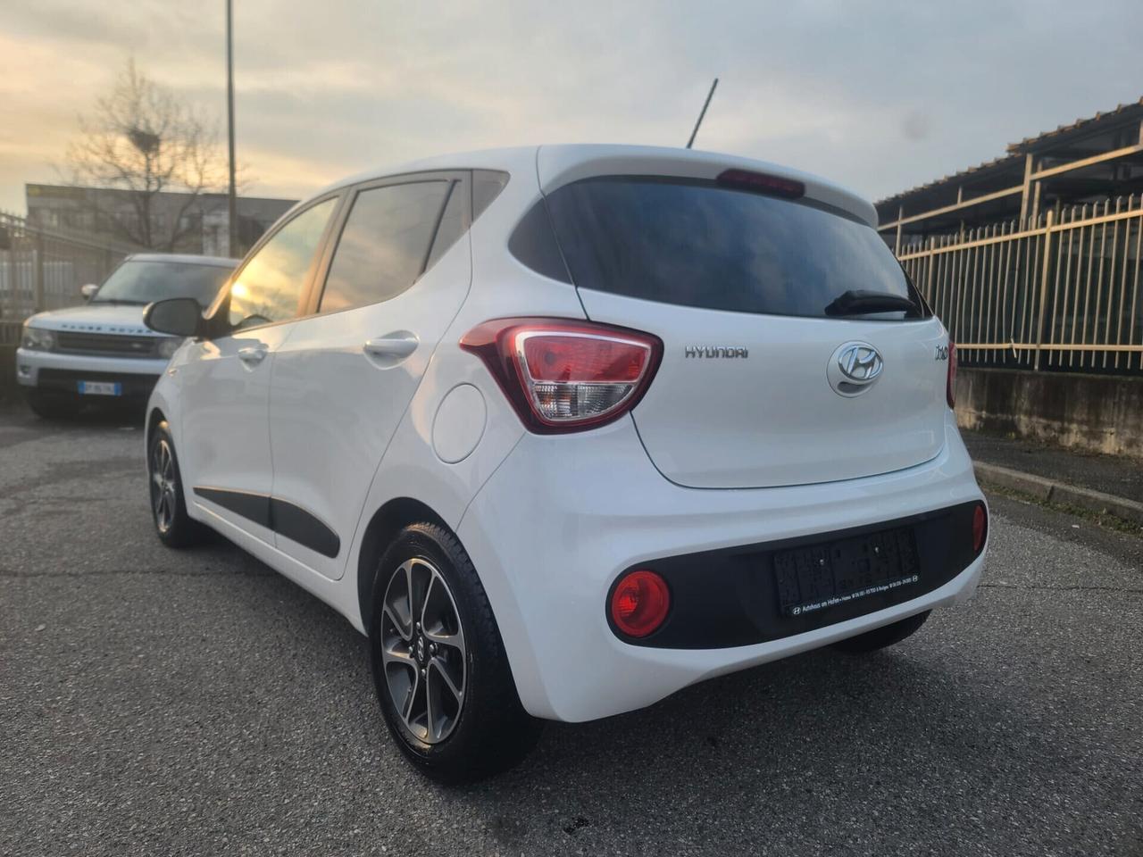 Hyundai i10 1.0 BENZ SOLO 20.000KM