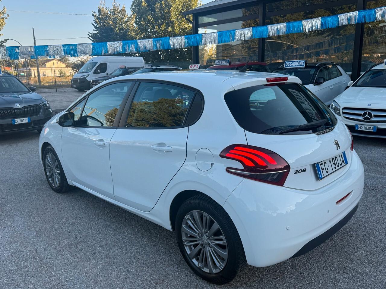 "SUPER ECO" Peugeot 208 PureTech GPL Active