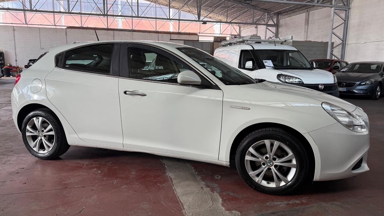 Alfa Romeo Giulietta 1.6 JTDm-2 105 CV Exclusive