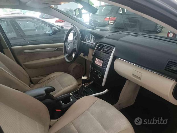 MERCEDES-BENZ B 180 CDI Executive