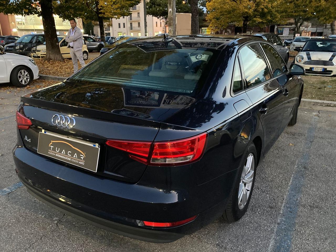Audi A4 2.0 35 TDI Business #7324