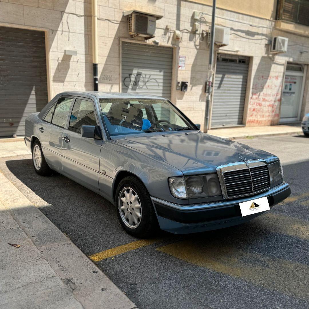 Mercedes 200 D 5 **CON CERTIFICATO STORICO**