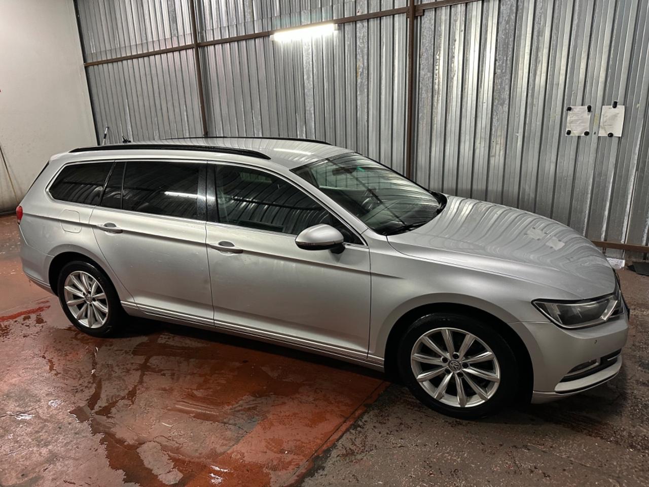 Volkswagen Passat Variant 2.0 TDI.....Motore nuov..