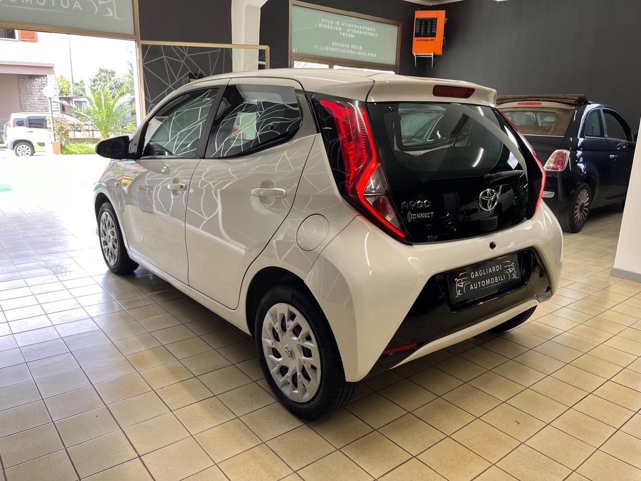 Toyota Aygo Connect 1.0 VVT-i 72 CV 5 porte x-cool