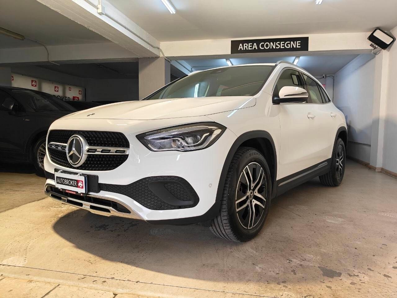 MERCEDES GLA (H247) GLA 200 d Automati...