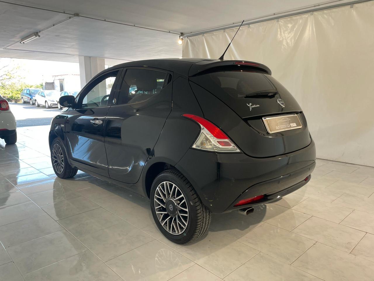 Lancia Ypsilon 1.2 GPL Ecochic Gold