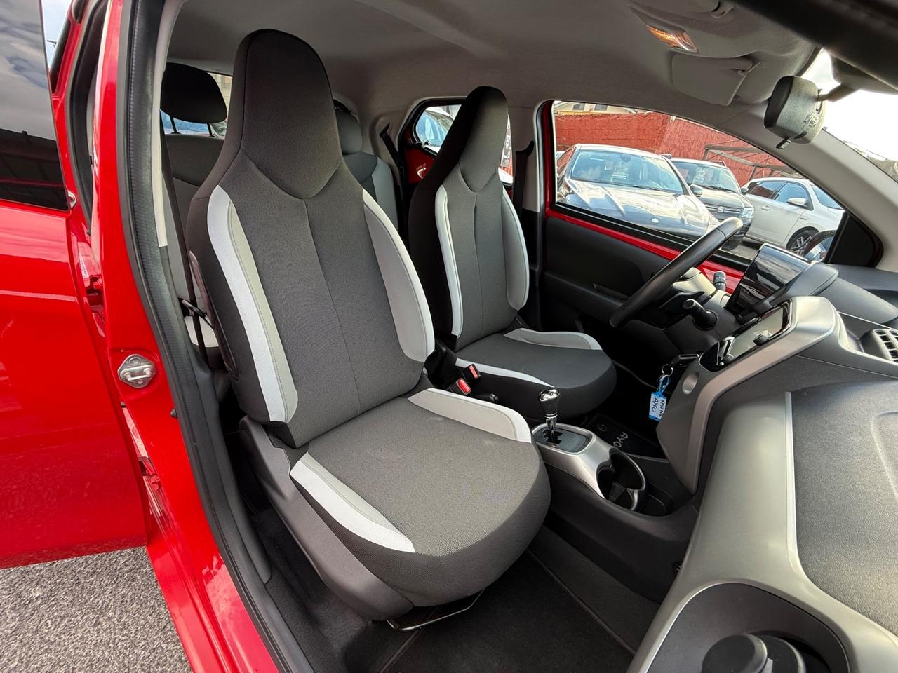 Aygo 1.0 ( 25 mila km ) unipro-automatica-neopatentati