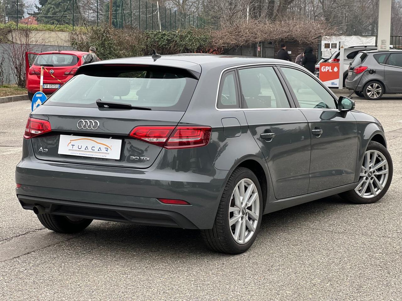 Audi A3 Business Line 1.6 30 TDI #4241