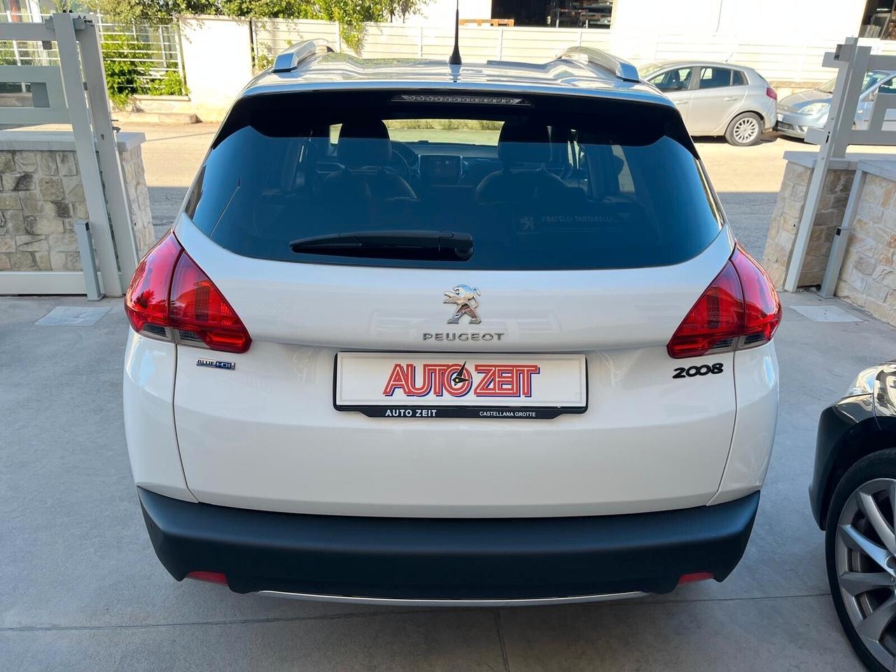 Peugeot 2008 BlueHDi 120 S&S Féline