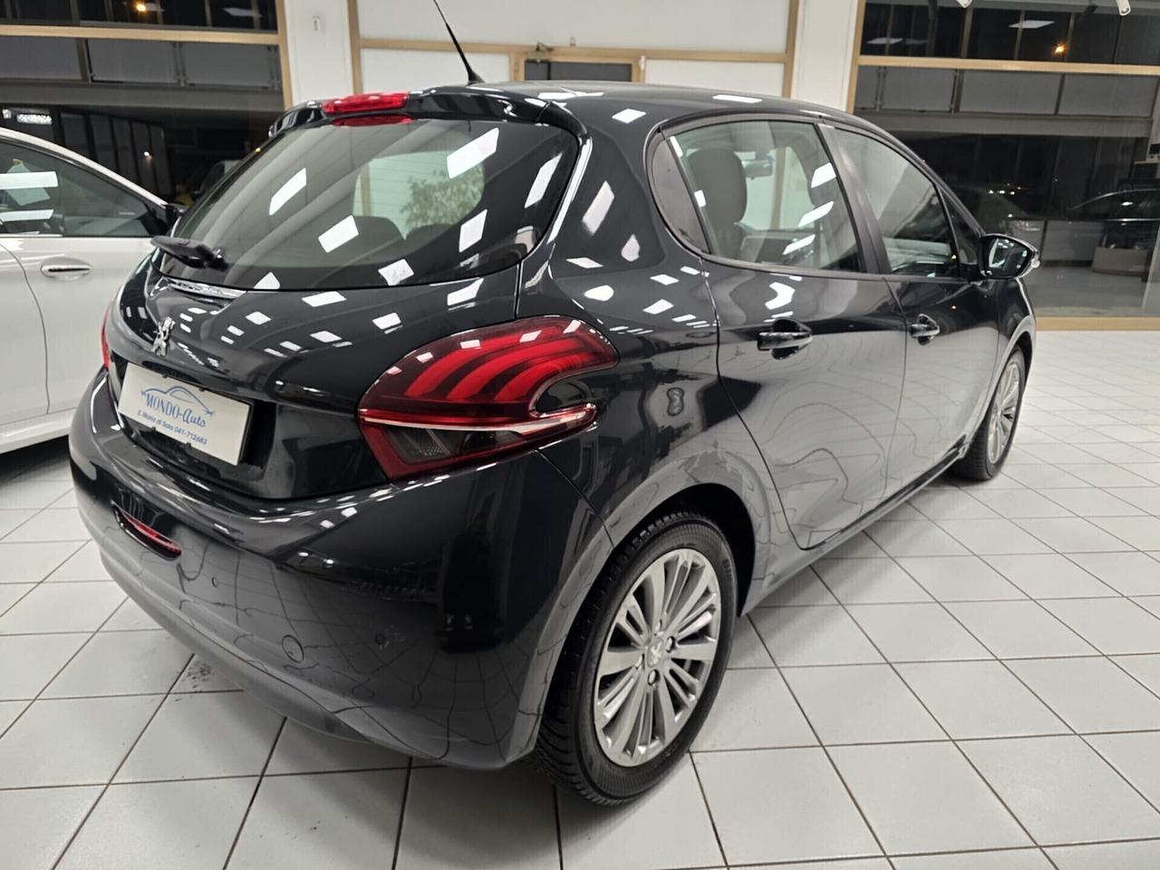 Peugeot 208 PureTech 82 5 porte Active 2018 NEOPATENTATI