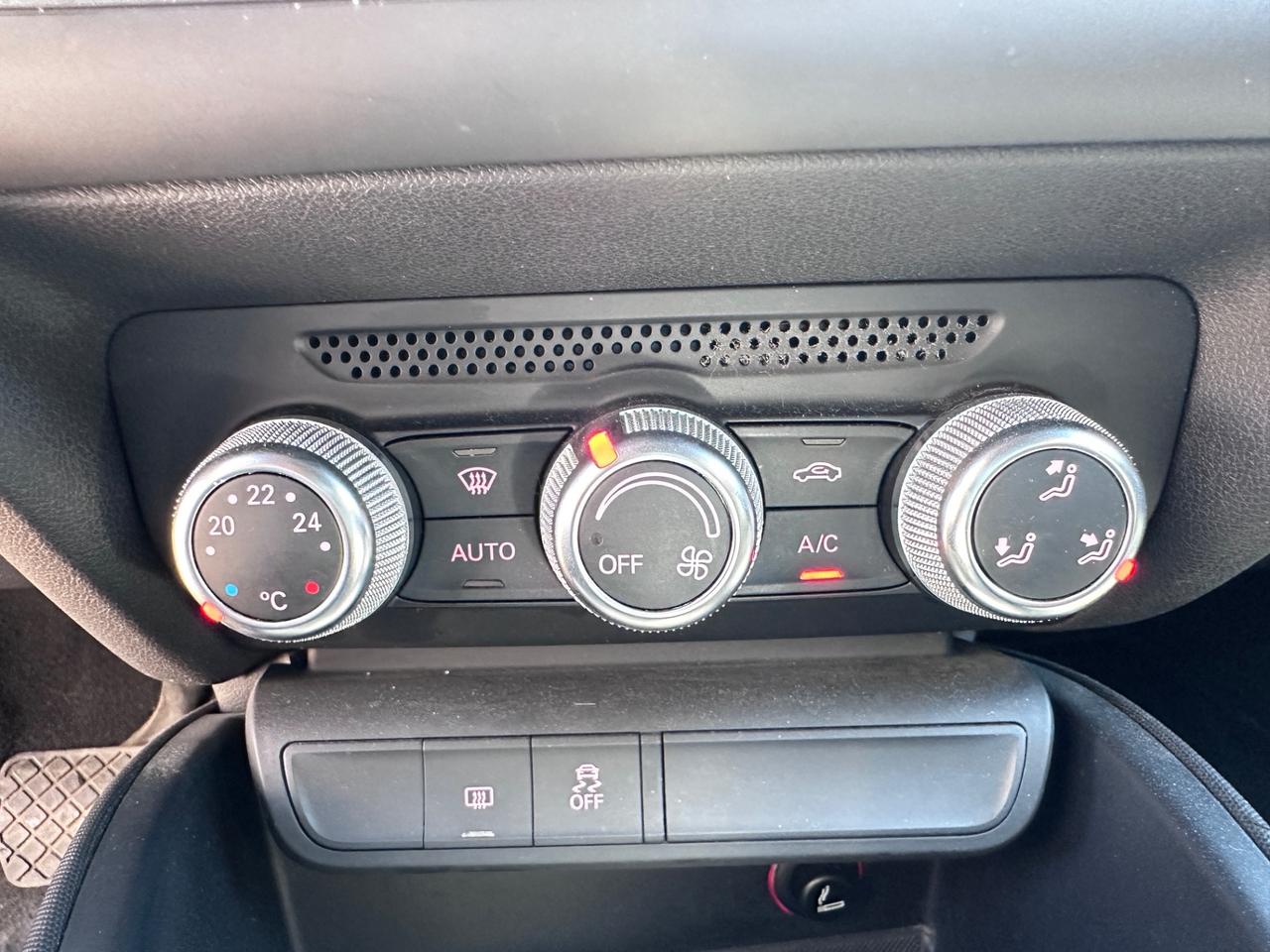 Audi A1 1.6 TDI S tronic line edition-2014/LED/NAVI/16”