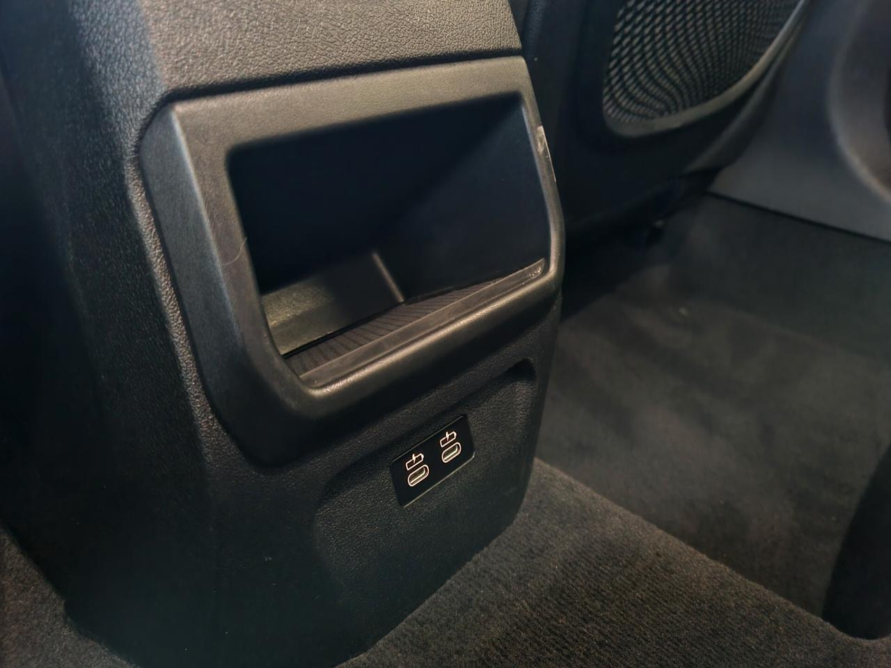 Bmw 116d 5p. Business Advantage