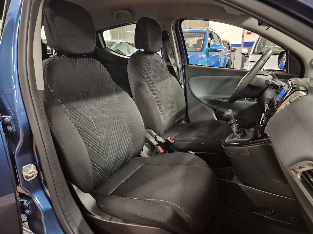 Lancia Ypsilon 1.0 FireFly 5 porte S&S Hybrid Gold