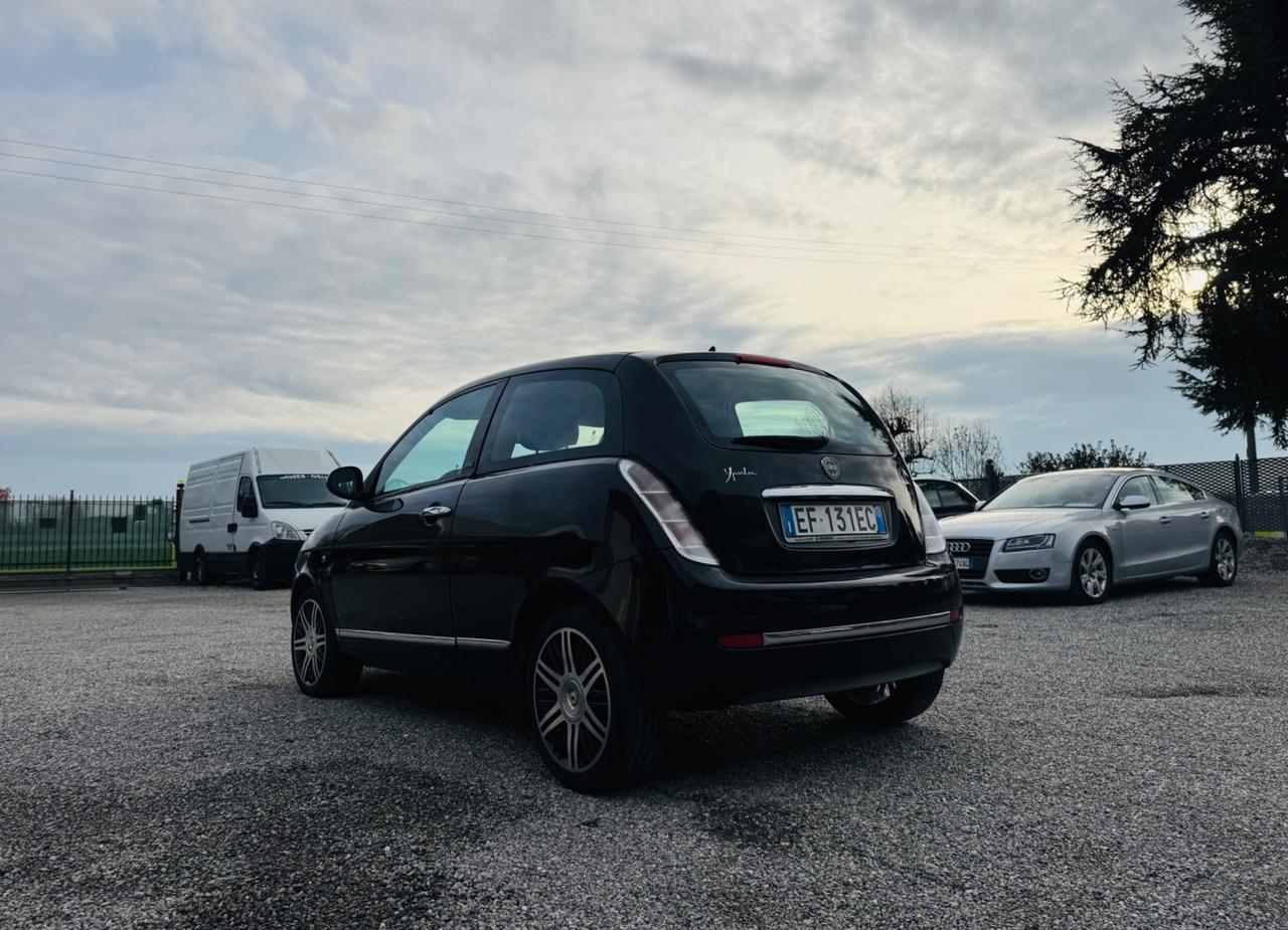 Lancia Ypsilon 1.2 69 CV Unyca