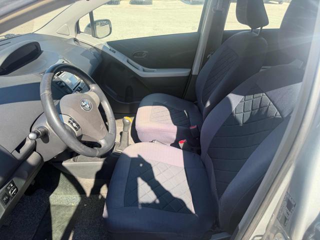 TOYOTA Yaris 108,985km 1.3 5p Sol senza nessun lavoro da fare