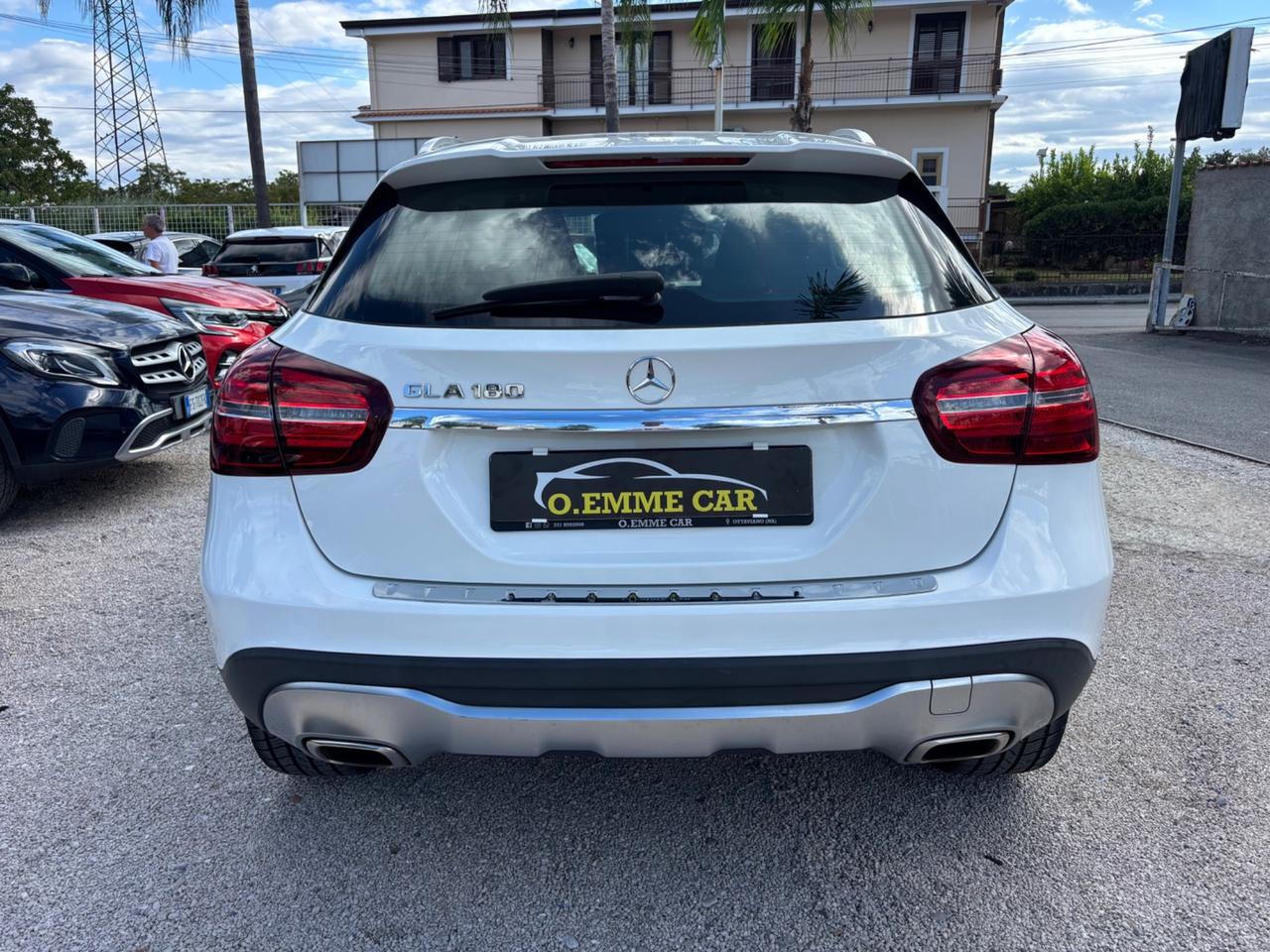 MERCEDES GLA 180 PREMIUM AUTOMATIC BENZINA FULL