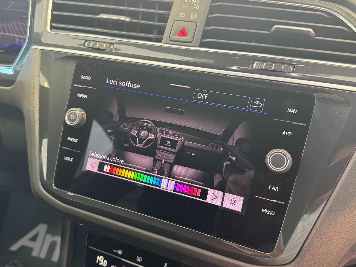 VOLKSWAGEN Tiguan 2.0 TDI DSG R-Line Luci Ambient