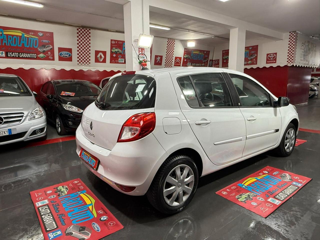 Renault Clio 1.2 16V 75cv Luxe - 2011