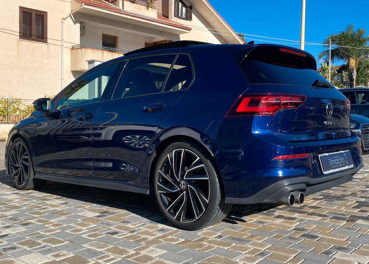 Volkswagen Golf 8 GTD 2.0 TDI 200CV DSG