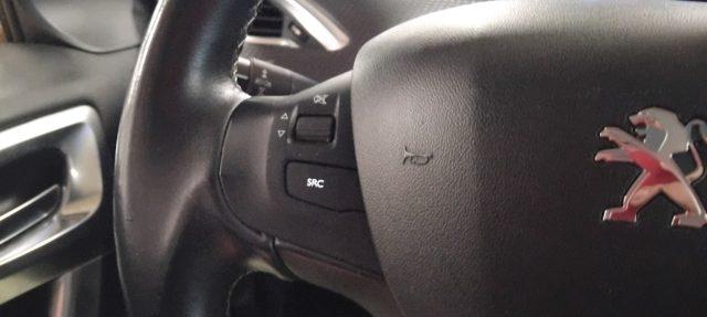 PEUGEOT 2008 1.2 PureTech 82 Allure