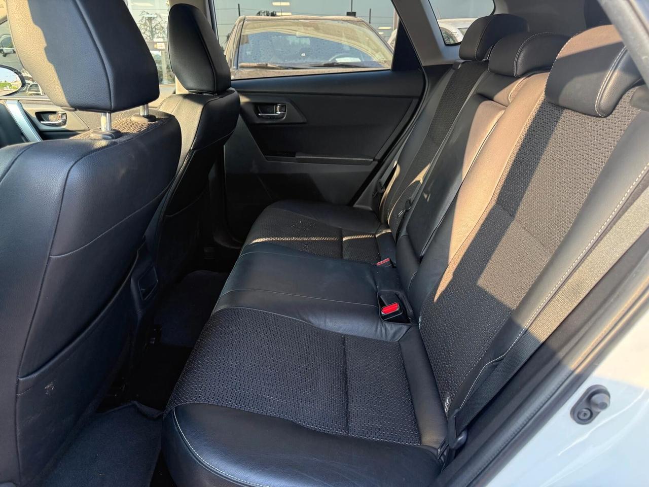 Toyota Auris 1.8 Hybrid Lounge