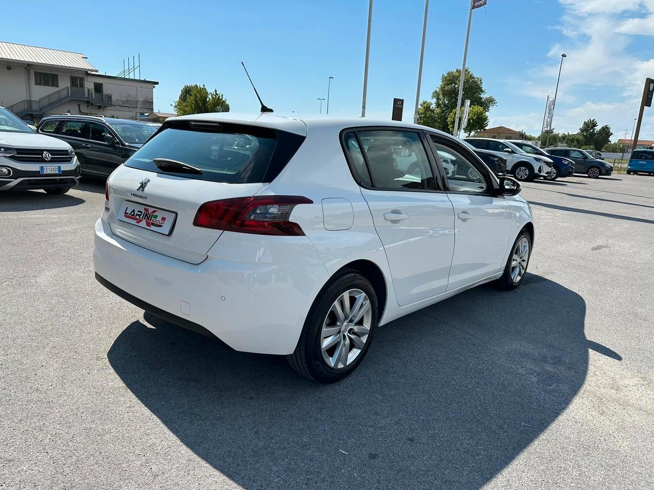 Peugeot 308 BlueHDi 120 S&S Business
