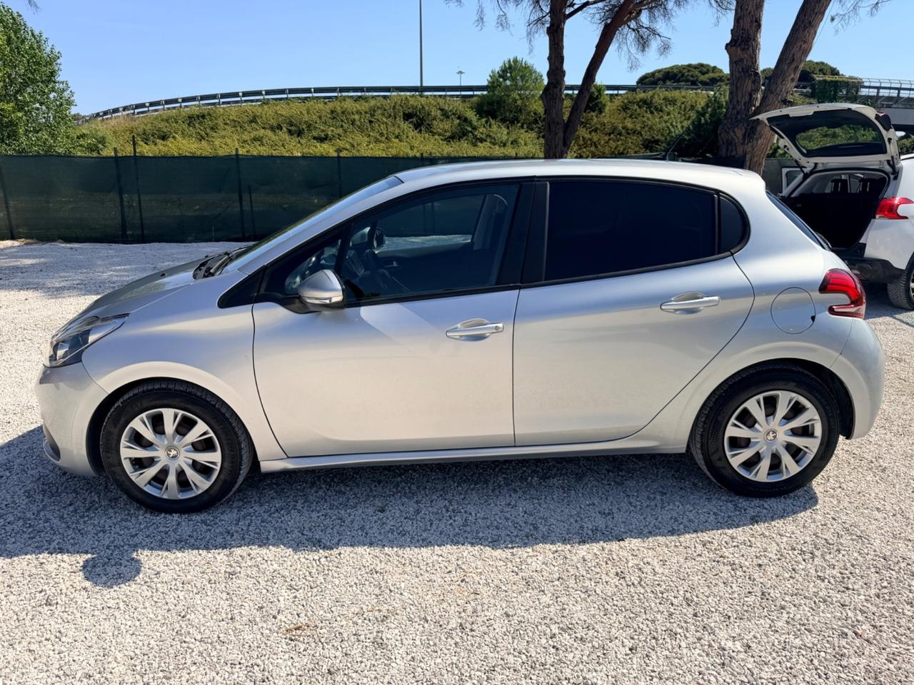 Peugeot 208 BlueHDi 100 S&S 5 porte Allure