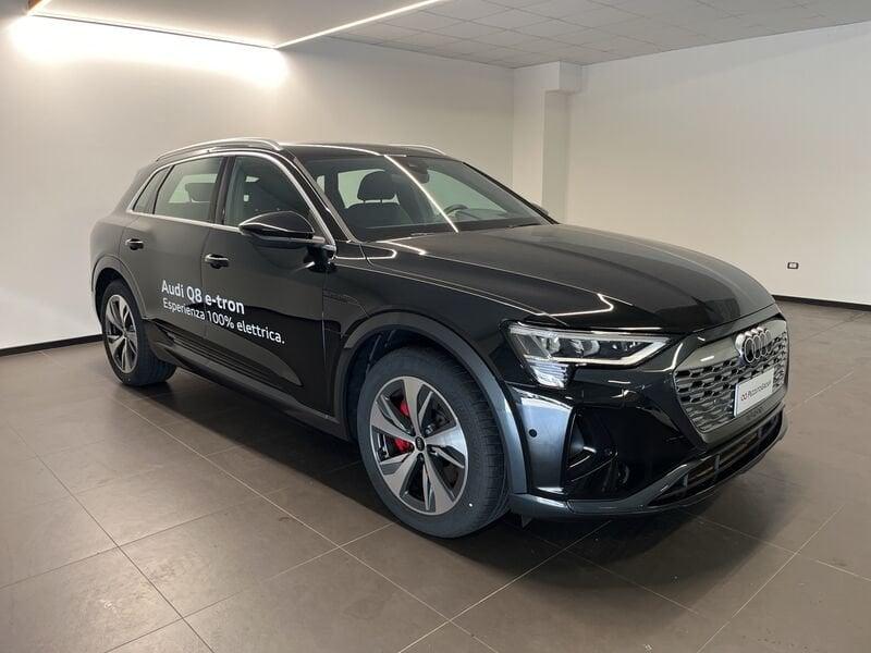 Audi Q8 e-tron Q8 Audi Q8 55 e-tron quattro 300,00 kW