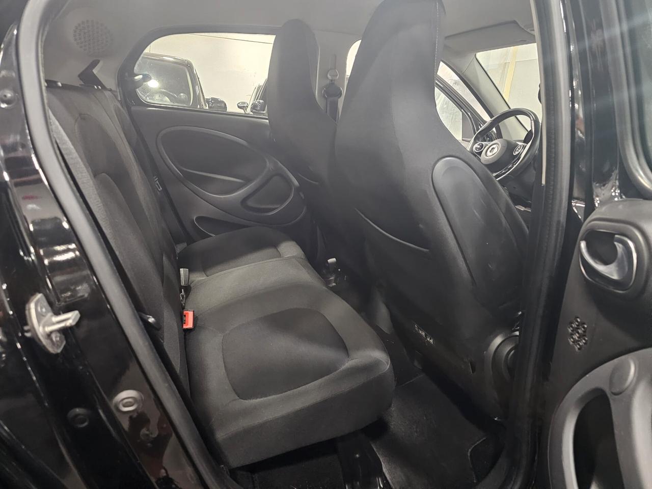 NUOVA SMART FORFOUR IDENTITY BLACK EDITION PASSION 0.9 BENZ 90CV TWINAMIC