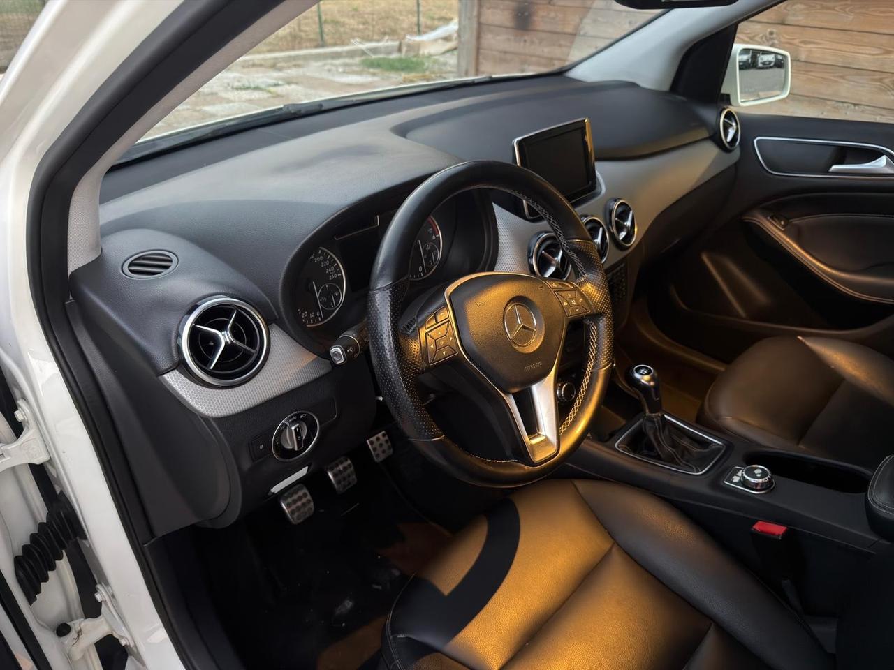Mercedes-benz B 200 CDI BlueEFFICIENCY Executive