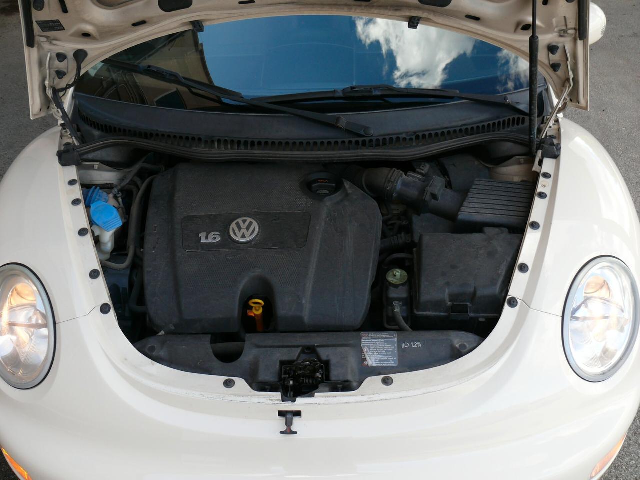 Volkswagen New Beetle 1.6 Cabrio (M1397)