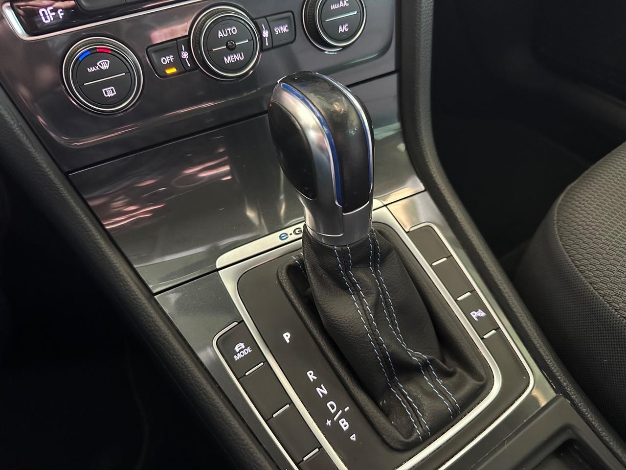 Volkswagen Golf e-Golf 136 CV full elettric