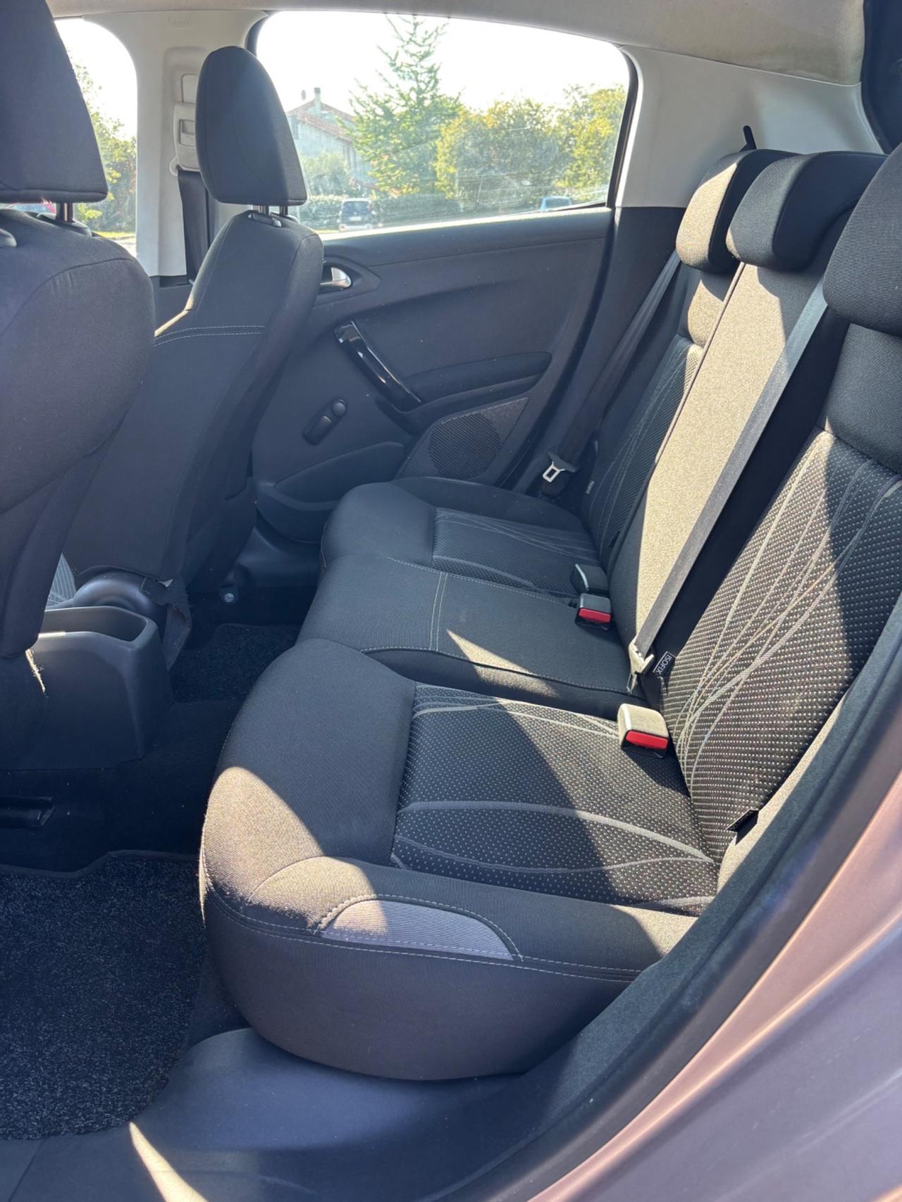 Peugeot 208 1.2 VTi 82 CV 5 porte Allure