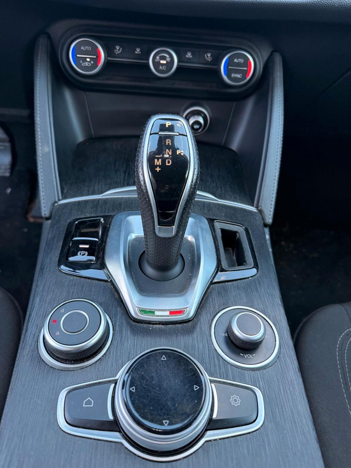 Alfa Romeo Stelvio 2.2 Turbodiesel 190 CV AT8 Q4 Executive 18"