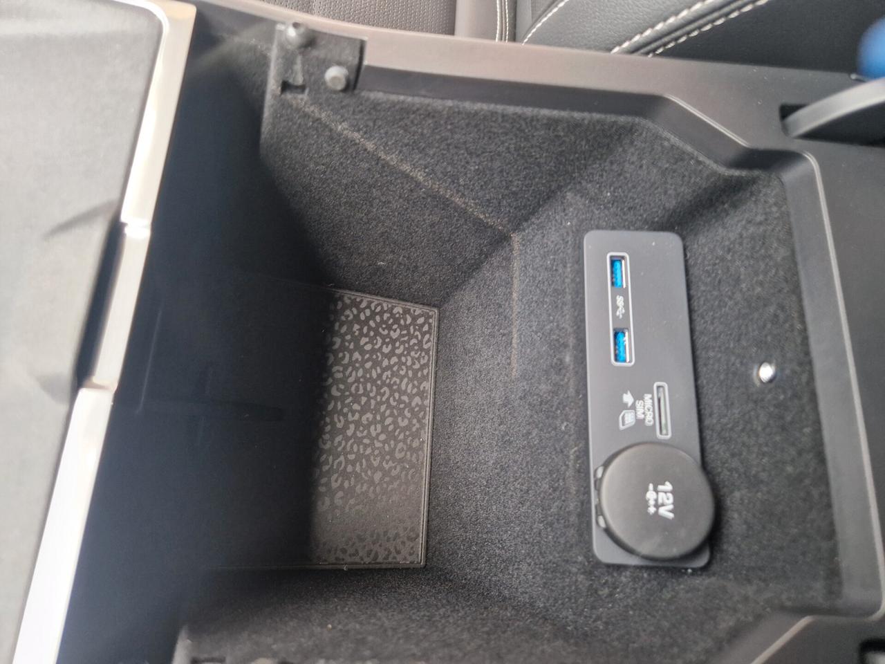 Jaguar E-Pace 2.0D 150 CV AWD aut. R-Dynamic 14.400 KM