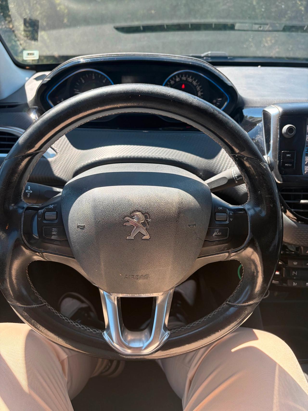 Peugeot 2008 BlueHDi 100 Allure