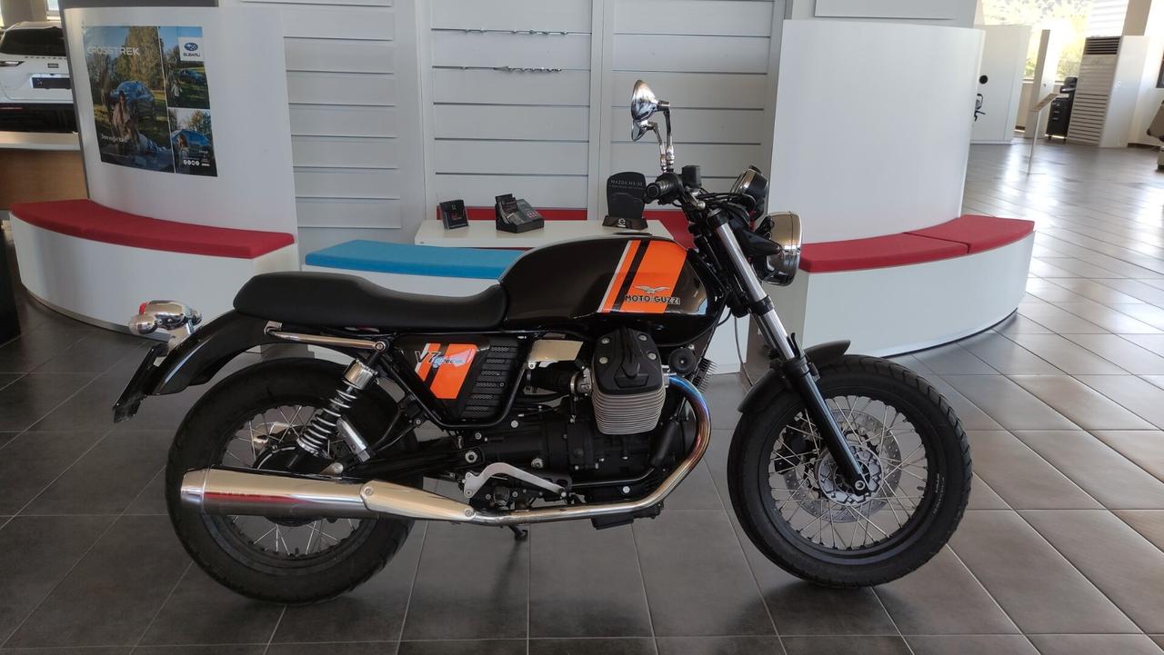 Moto Guzzi V7 SPECIAL