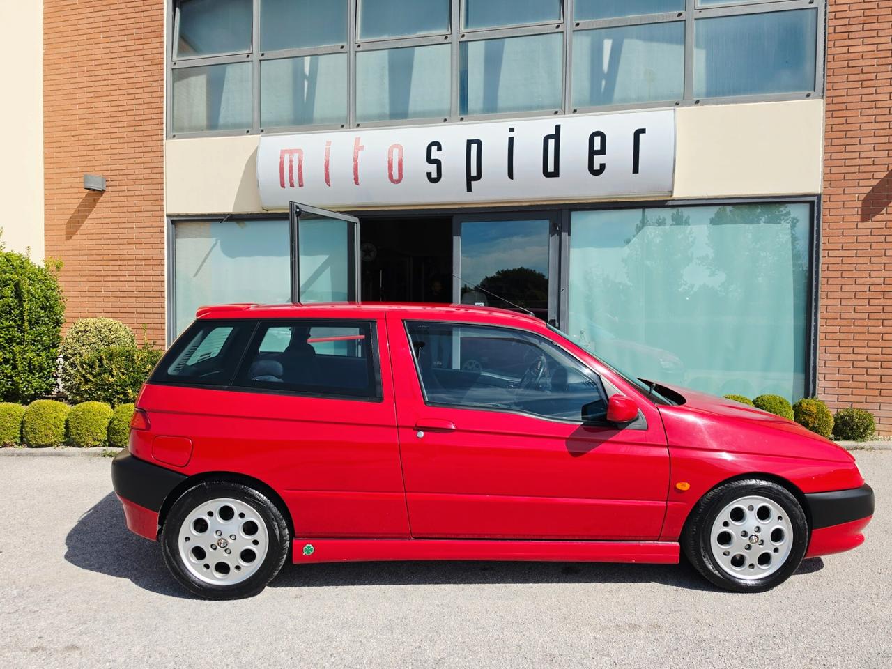 Alfa Romeo 145 2.0i 16V Quadrifoglio TOP Condition UNICOPROPRIETARIO