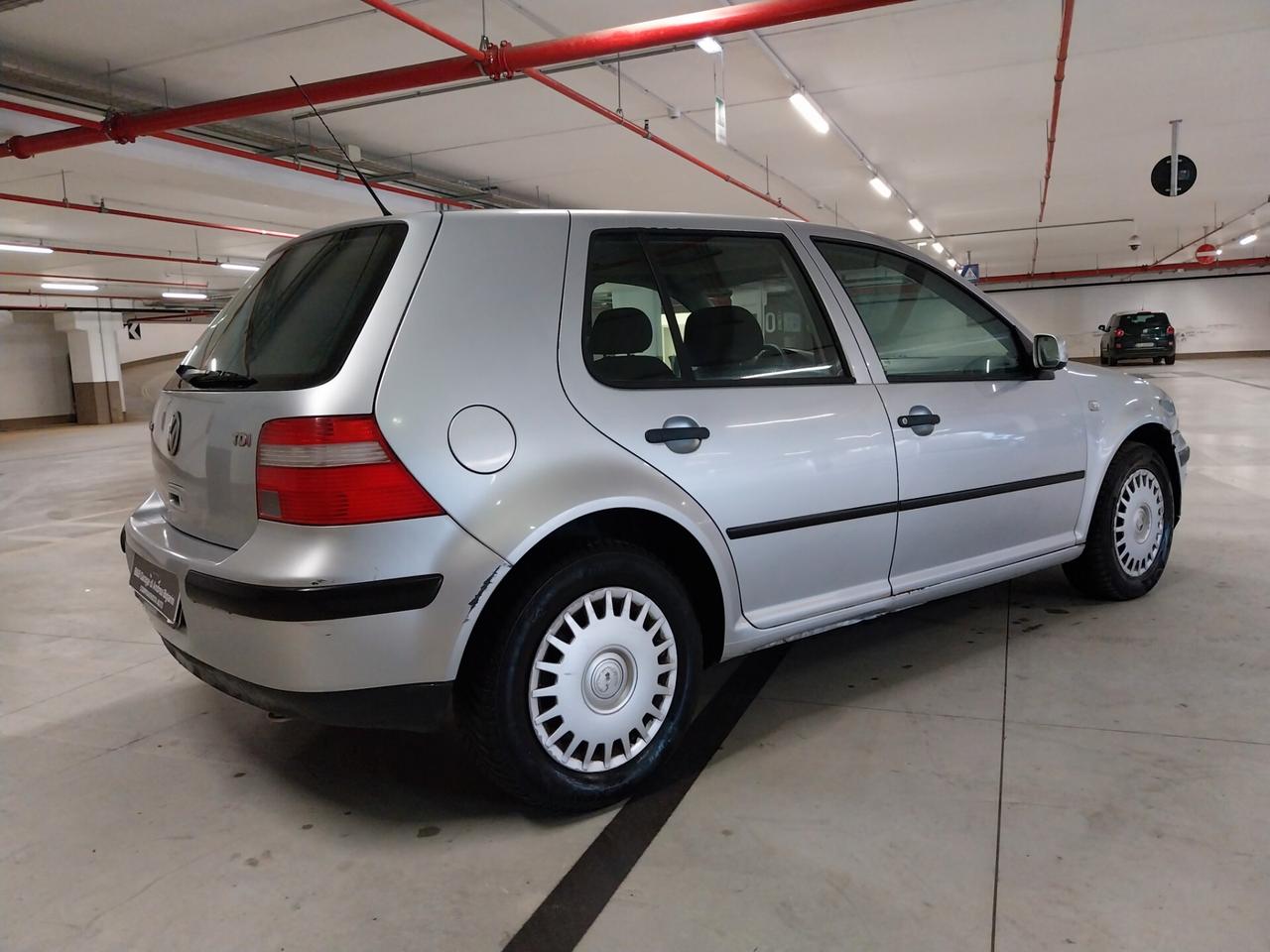 Volkswagen Golf 1.9 TDI/101 CV cat 5p. Champ - ok neopatentati