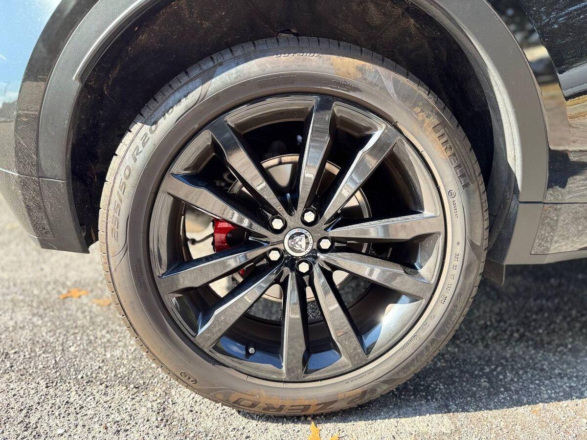 Jaguar E-Pace 2.0d i4 mhev R-Dynamic Black awd 163cv auto