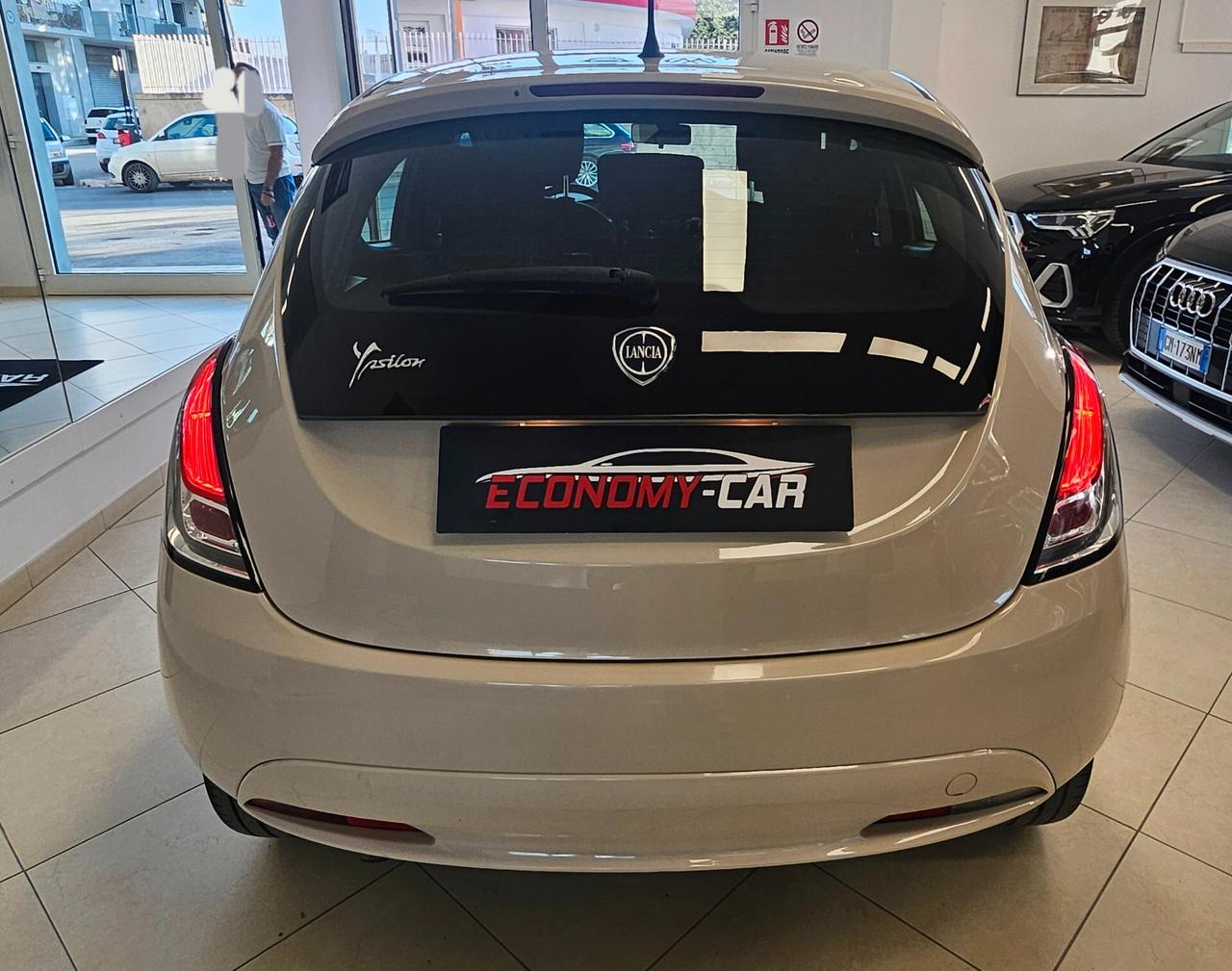 Lancia Ypsilon 1.2 69 CV 5 porte GPL Ecochic Silver